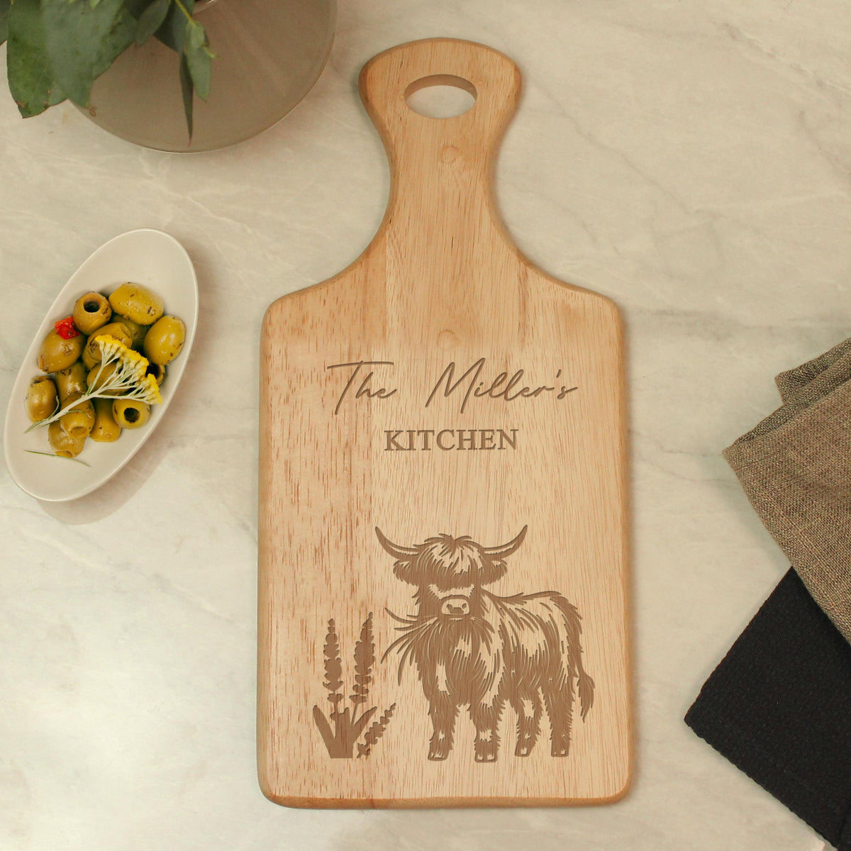 Personalised Highland Cow Paddle Chopping Board – alternative view