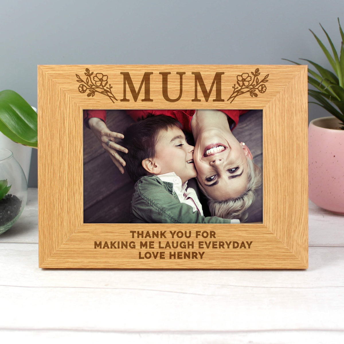 Personalised Floral Mum 4x6 Oak Finish Photo Frame – alternative view
