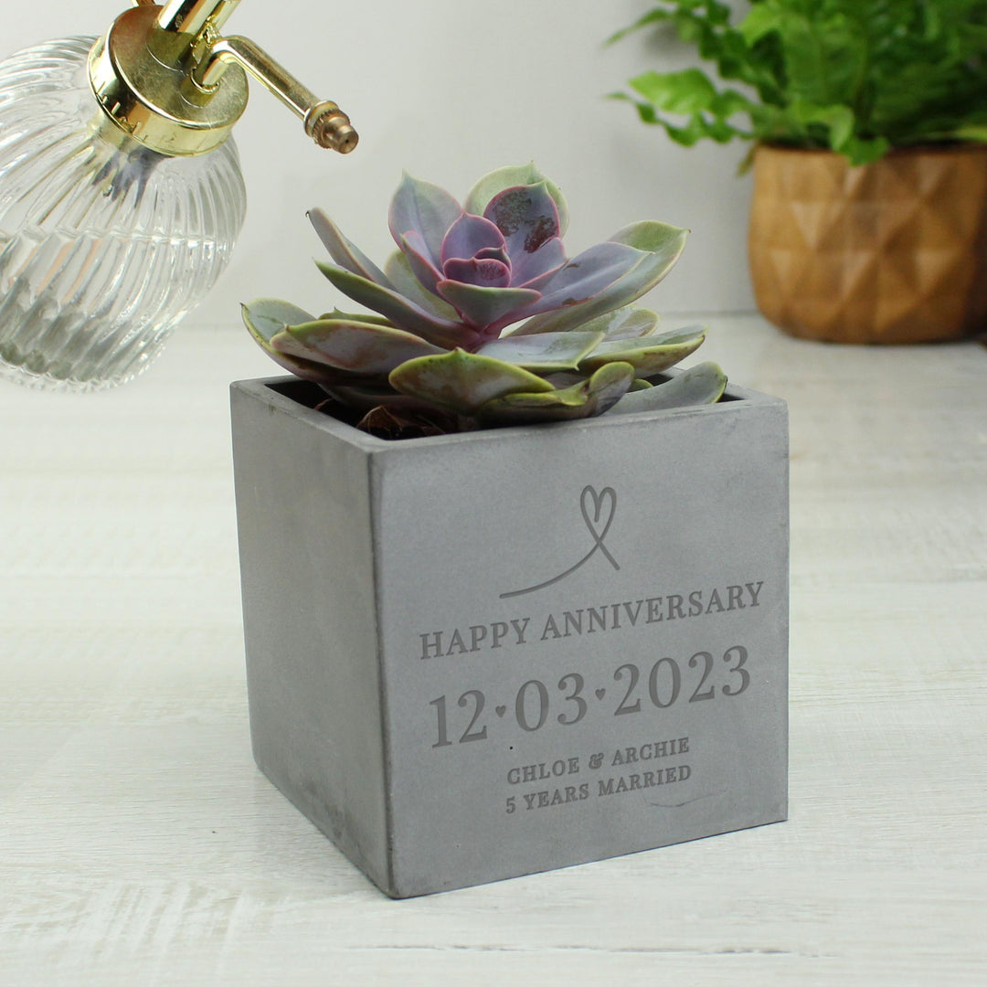 Personalised Large Date Concrete Pot – alternative view